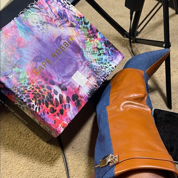 Cape Robbin Blue and Brown Heeled Boots - Picture 3 of 10